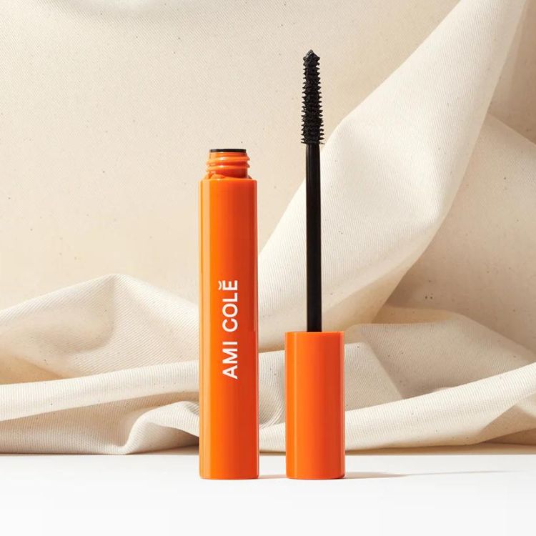 Lash-Amplifying Mascara