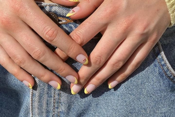 butter yellow nails